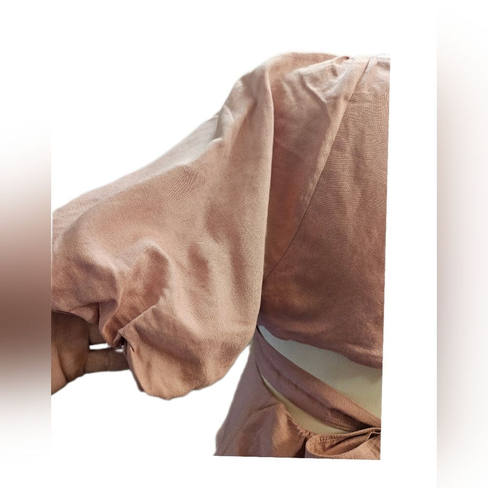 ASTR the Label Vendetta Cutout Linen Top Medium - Picture 7 of 9